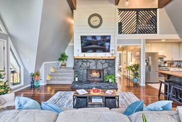 קוטג'' Spacious & Newly Remodeled A Frame W/ 2 Decks