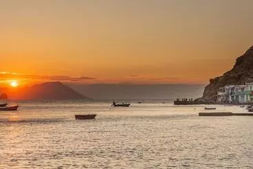 アパートホテル Klima Bay Beachfront Boutique Houses