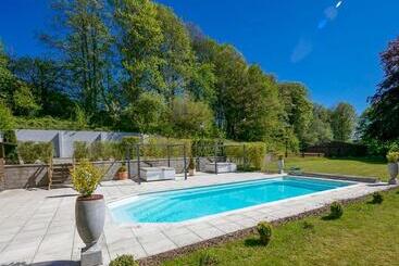 تختخواب و صبحانه Château Chevalier Des Montys