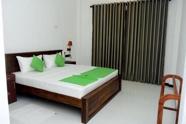 Hotel Lake & Ocean Villa Ahangama