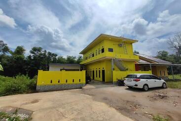 בית מלון כפרי Penginapan Dvn & Tmy 01 Mitra Reddoorz