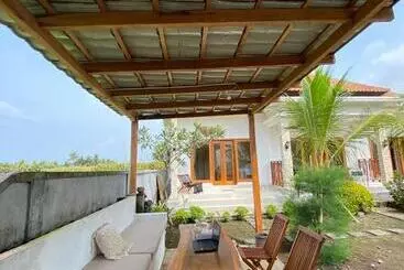 ペンション Sumbul View Surfcamp