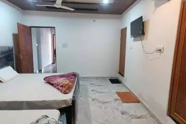 Hotel Rama Inn