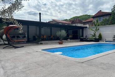 아파트호텔 Kaleh Boutique Villa