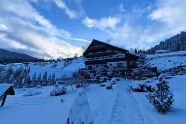 Bed and Breakfast Poiana Soarelui