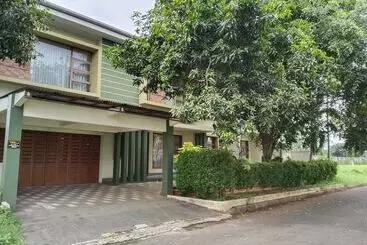 Pensione Twin Guest House Grand Wisata