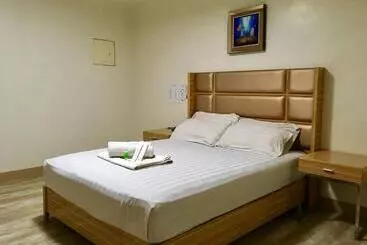 Meaco Royal Hotel   Valenzuela