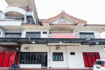 Super Oyo 2703 Hotel Transit 1