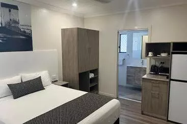 Hotelli Lucinda Village