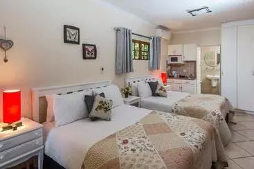 تختخواب و صبحانه Algoa Guest House Summerstrand