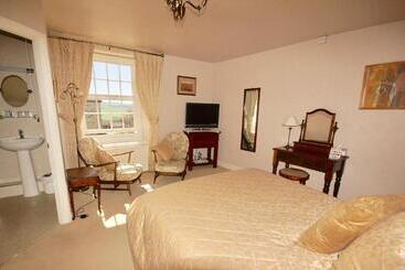 ペンション Clyde House