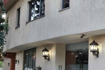 アパートホテル Kora Hotel Suites