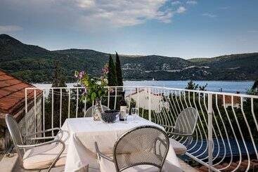 פנסיון Apartments & Room Eva Slano