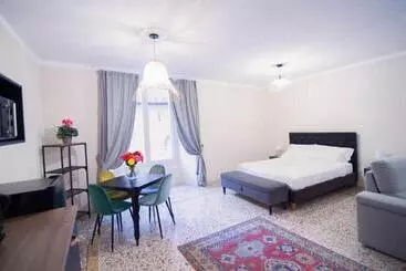 Bed and Breakfast La Piazzetta Rooms & Apartments