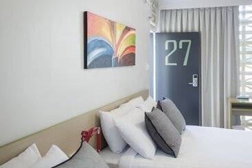 Отель Nightcap At Emerald Star