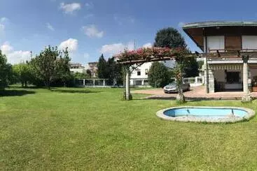 Bed and Breakfast Bella Vita Guesthouse  Parcheggio Privato Interno