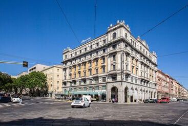 Bed and Breakfast Manì Rooms