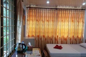 Szálloda The Bright Lotus Guesthouse