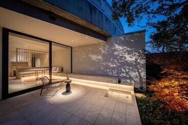 Отель Auberge Fontaine Bleau Atami