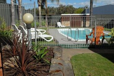 모텔 Barooga River Gums Motor Inn