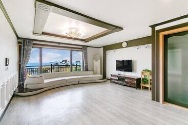 מלון דירות Seoguifo Basan Olleh Pension