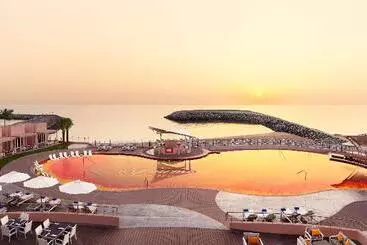 هتل Fairmont Fujairah Beach Resort