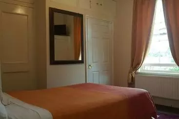Pensió Albany Guest House