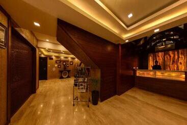 בית מלון כפרי Clarks Inn Srinagar