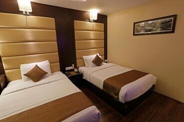 בית מלון כפרי Clarks Inn Srinagar