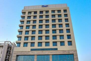 酒店 Efcee Sarovar Premiere Bhavnagar