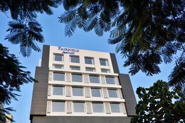 בית מלון כפרי Fairfield By Marriott Indore