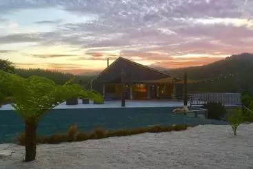 ホテル Split Apple Lodge  Boutique Eco Lodge & Spa