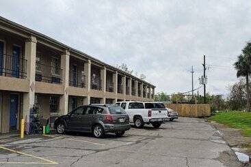 Motel Lake Houma Inn