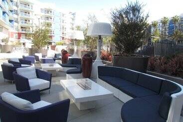 ツーリストアパートメント Resort Style Walk To The Beach