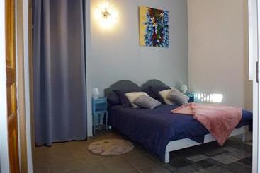 住宿加早餐  Au Nid De La Madeleine