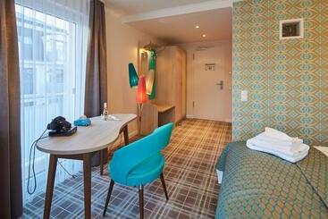 Bernstein Hotel 50`s Seaside Motel