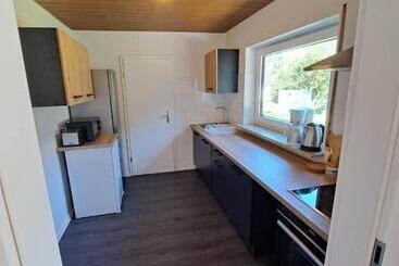 Отель Weibertreu