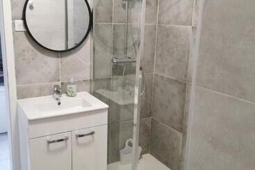 דירות לתיירים Sur Le Toit De Mèze