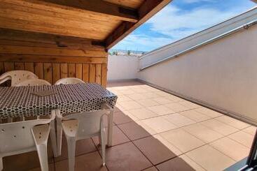 דירות לתיירים Sur Le Toit De Mèze