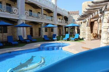 هتل Emirates Park Resort