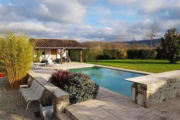 관광객 아파트 Villa De 4 Chambres Avec Piscine Privee Jardin Amenage Et Wifi A Saint Sylvestre Sur Lot