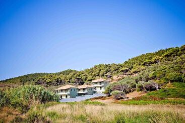 בית מלון כפרי Aselinos Suites