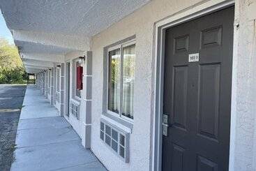 فندق Clearwater Inn