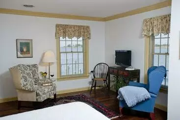 ホテル Inn At Osprey Point