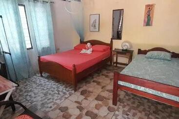 Retkeilymaja Cabinas Del Mar