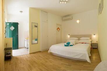 Hotel Central Old Town Rooms