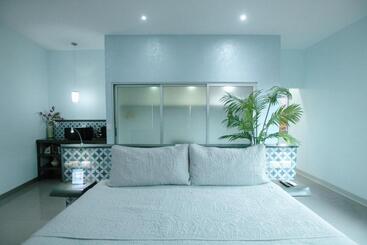 Hotelli Tamarindo Bay Suites   Self Check In, Adults Only