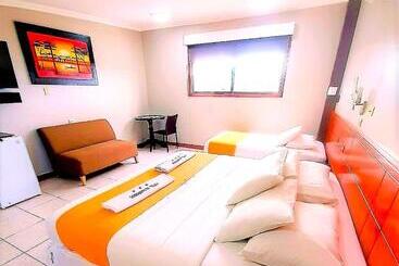 فندق صغير Los Algarrobos