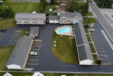 בית מלון כפרי Fox Motor Inn