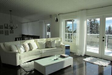 בית מלון כפרי Le Chateau Du Lac